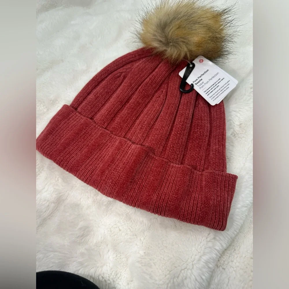 NWT Lululemon Pom Perfection Beanie Soft Cranberry One Size - Picture 8 of 10